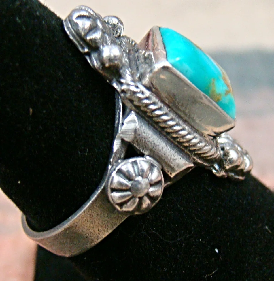 navajo-turquoise-buttons-ring-Roie-Jaque-765K-3.JPG