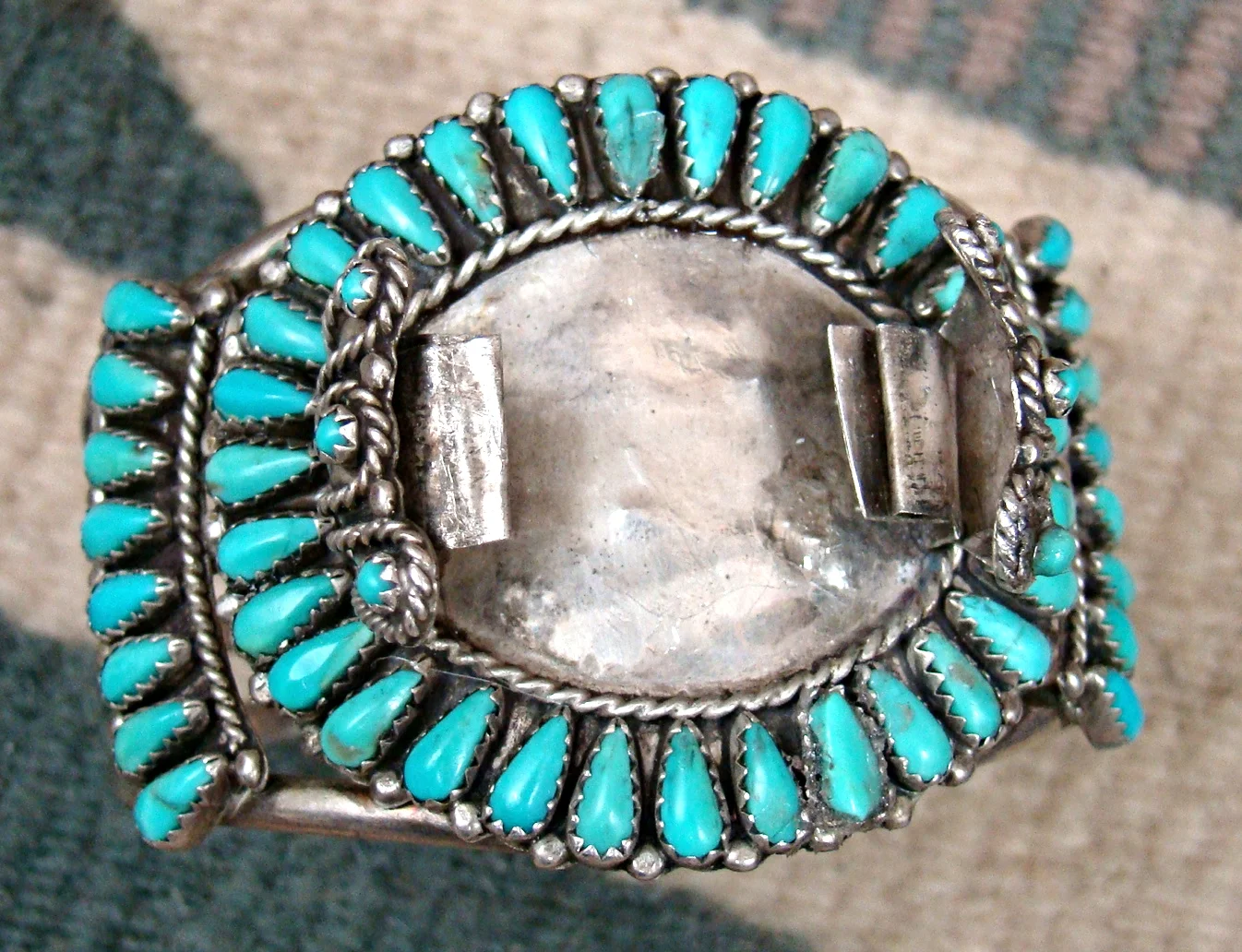 vint-navajo-52pc-turq-teardrop-cluster-watchcuff-764T-1.JPG