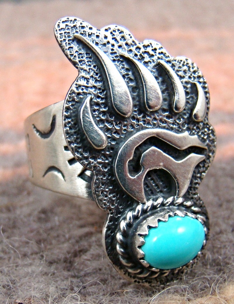 Size 7.5 ... L Details about   Navajo Indian Jewelry Sterling Silver Turquoise Bear Paw Ring 
