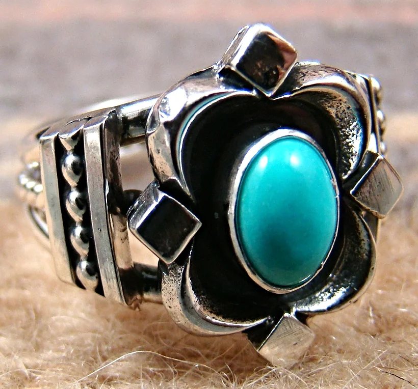 navajo-turquoise-shadowbox-decorative-ring-789R.JPG