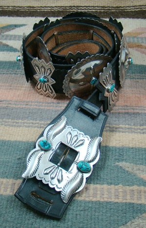Item #807P- Vintage Navajo 14ct Turquoise Repousse Stamped  display picture 1