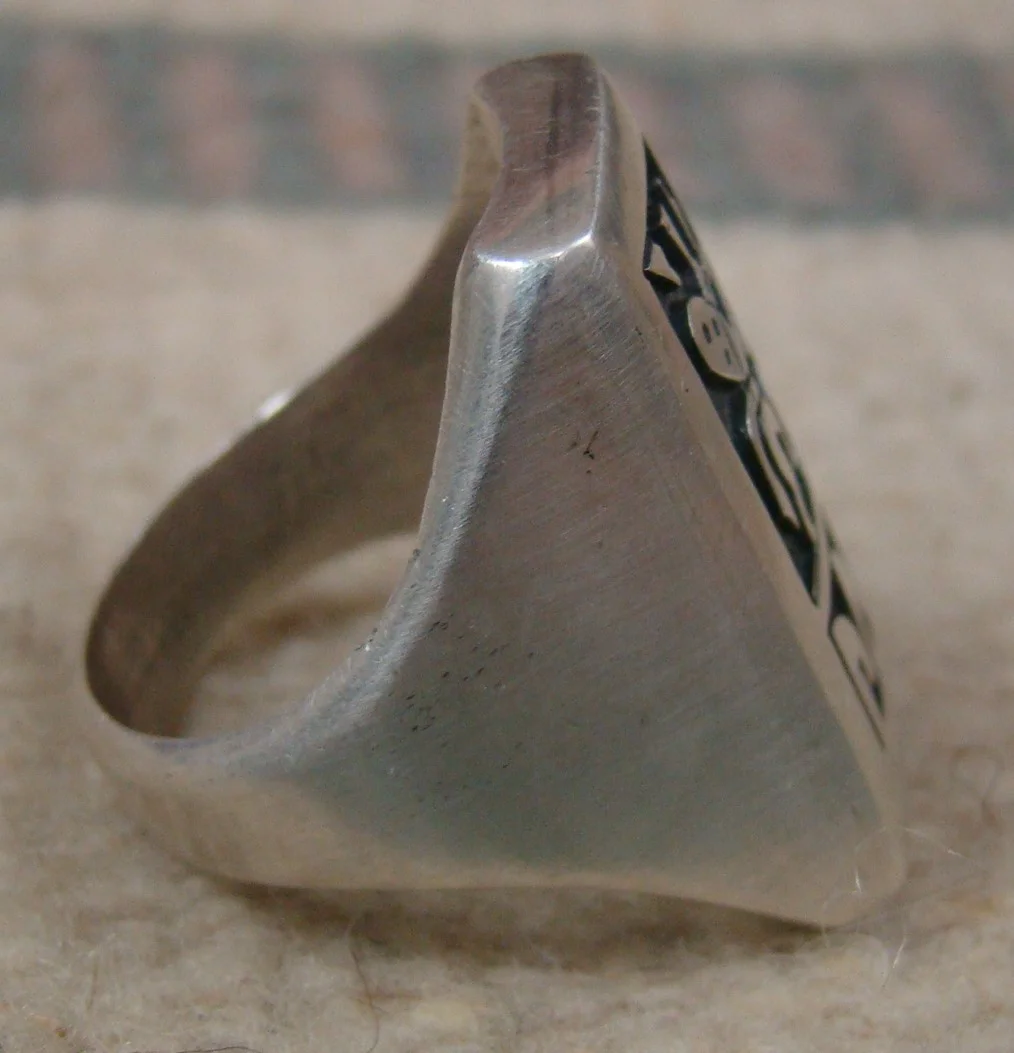 814R-hopi-rectangular-kokopelli-overlay-cast-ring-sz10-2.JPG