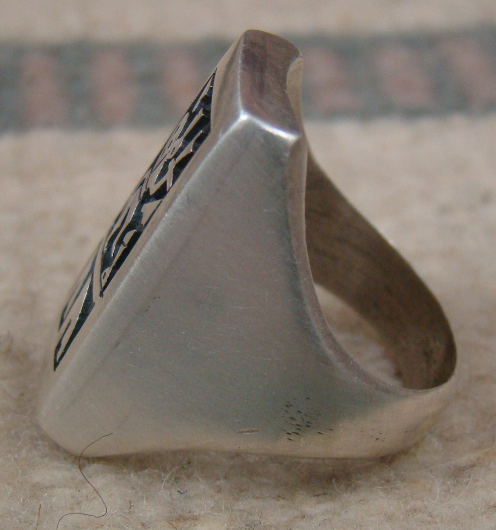 814R-hopi-rectangular-kokopelli-overlay-cast-ring-sz10-3.JPG