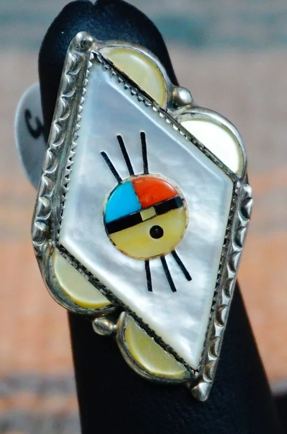 vintage-zuni-womens-multistone-sunface-inlay-ring.JPG