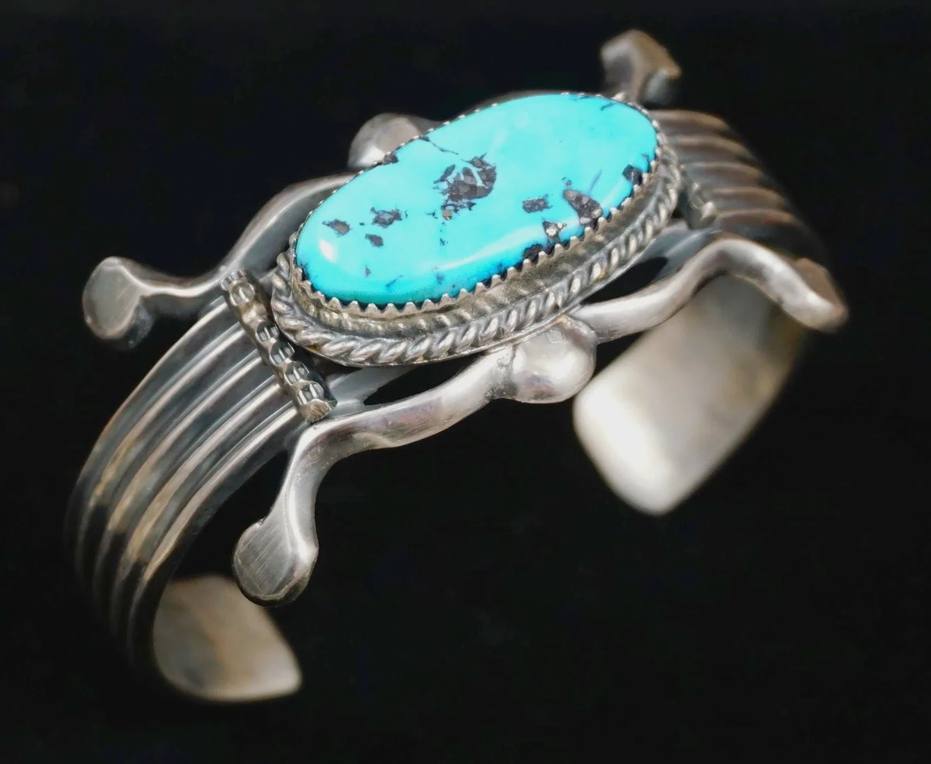 navajo-turquoise-sandcast-bracelet.JPG