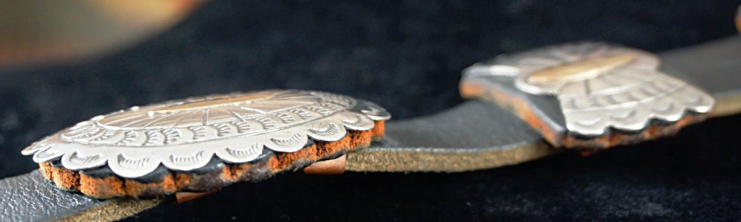 VINTAGE ~ AUTHENTIC CONCHO BELT ~ TEPEES & SUNBURSTS ~ 44.5\