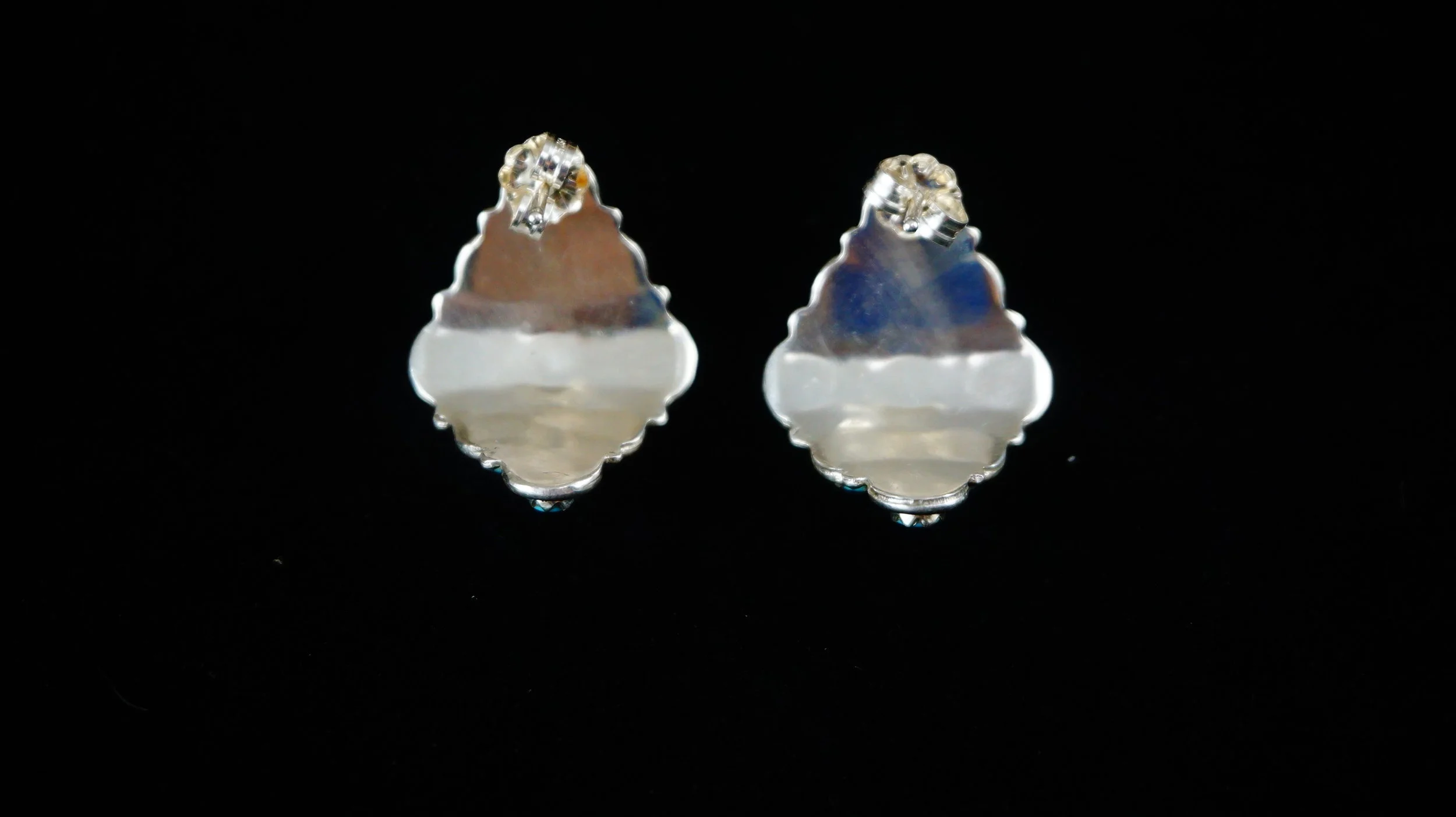 zuni-turquoise-cluster-silver-shield-earrings-855p-5.JPG