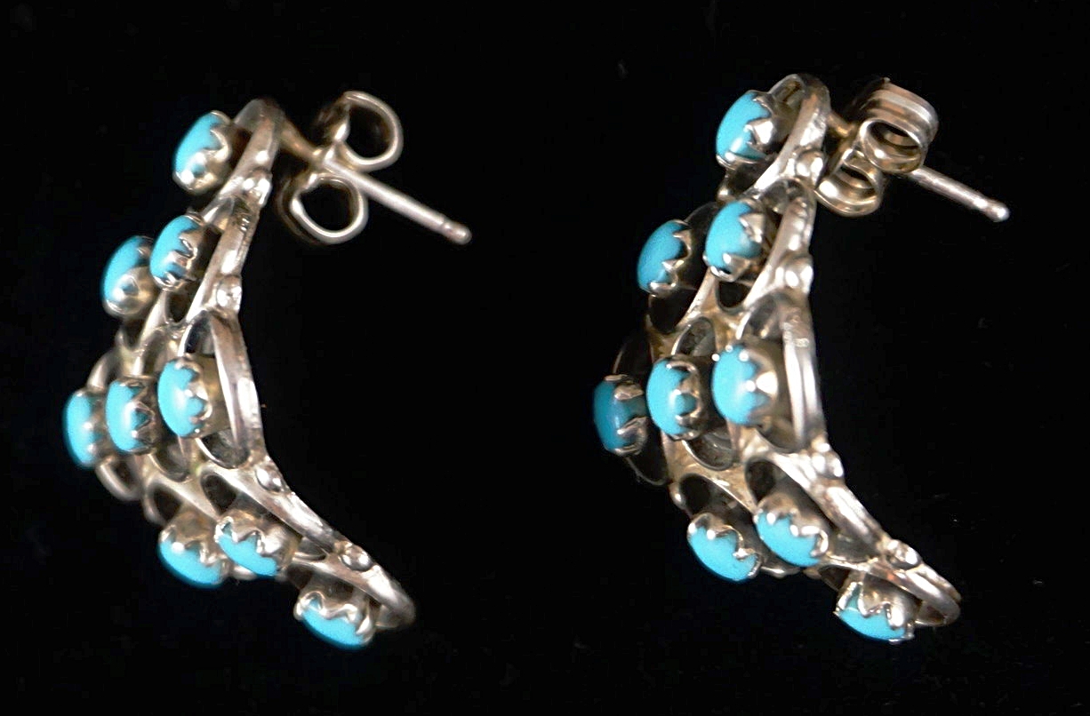 zuni-turquoise-cluster-silver-shield-earrings-855p-2.JPG