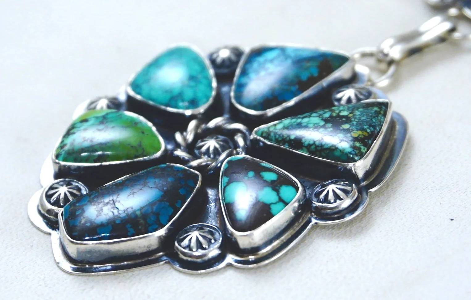 navajo-turquoise-cluster-flowers-silver-necklace-cuff-bracelet-teller-888P-3+%282%29.jpg