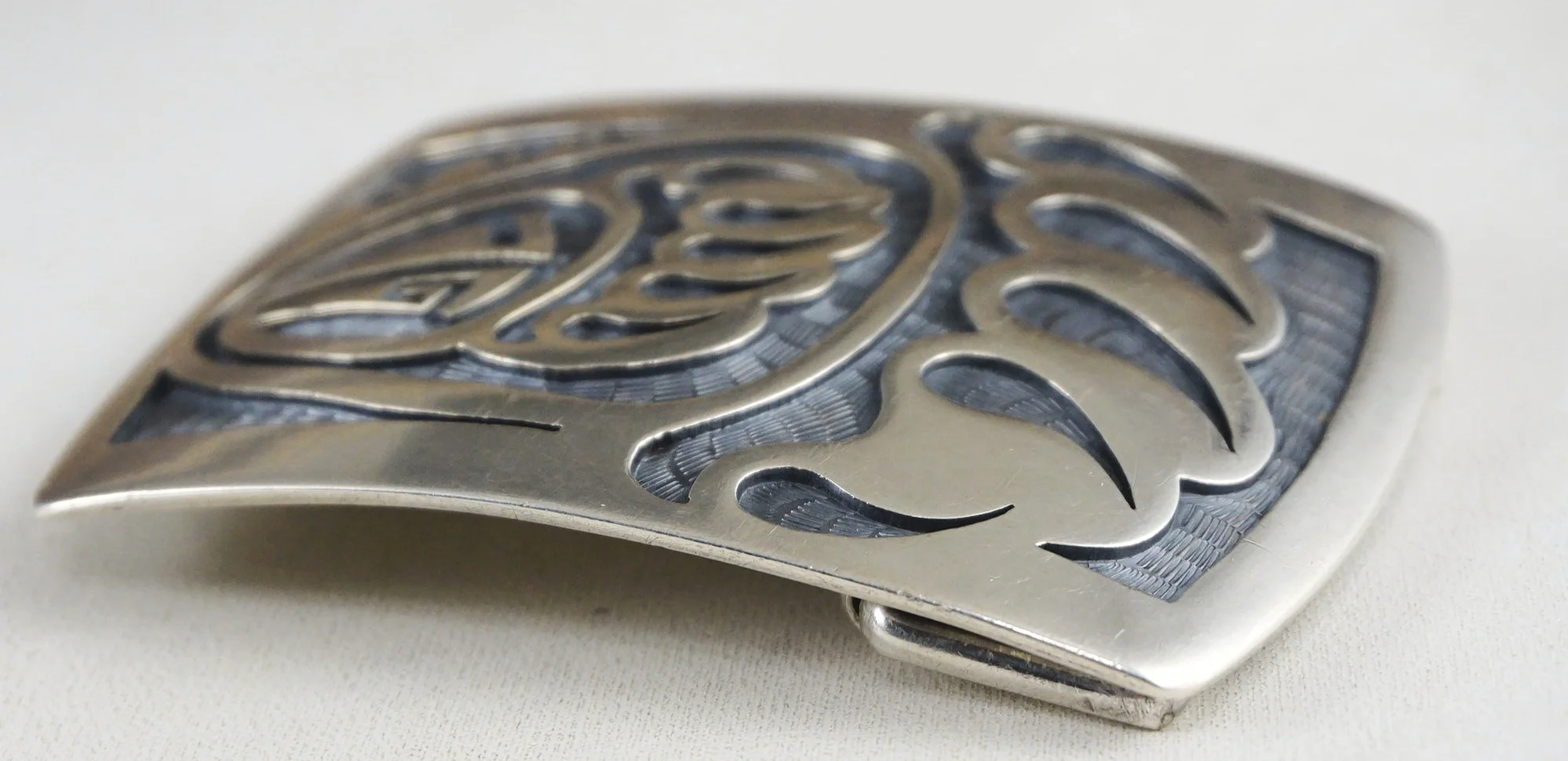 hopi-silver-overlay-bear-paw-symbols-belt-buckle-Arthur-Yowitewa-895a-1.jpg