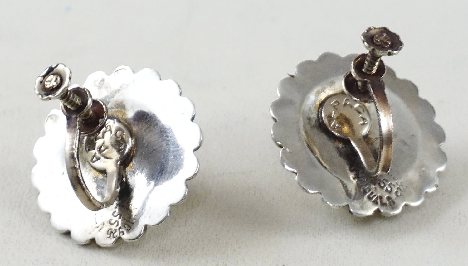 Vintage taxco Sterling silver screw back earrings, 925 dandelion crystal  bead