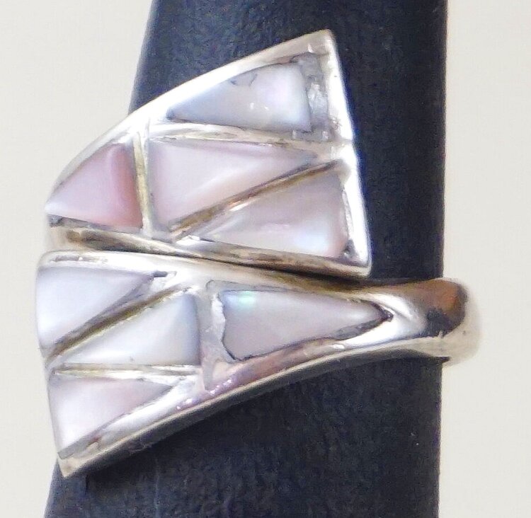 Zuni Mother Of Pearl Chanel Inlay Sterling Silver Hello Kitty Ring Size 7  three quarters