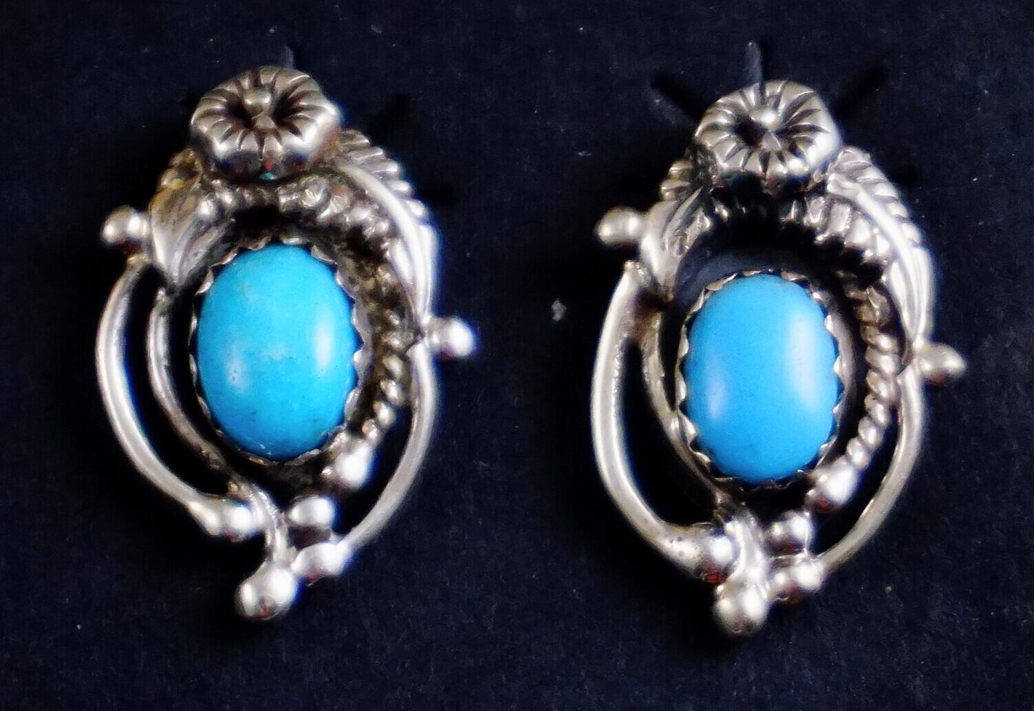 Cute Small Tibetan Genuine TURQUOISE Round Shaped Sterling Silver Gemstone  Stud Earrings