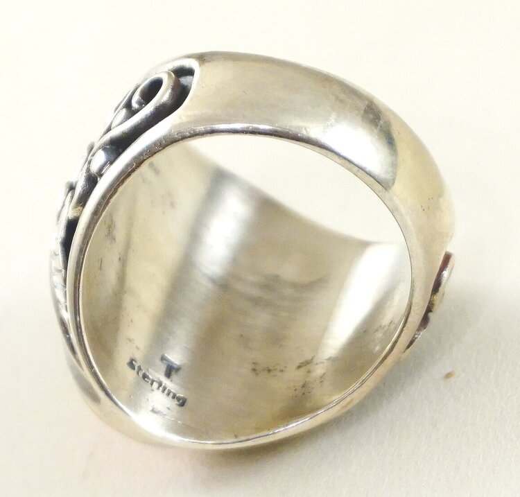 Navajo Sterling and Spiny Oyster Ring Size 10 14