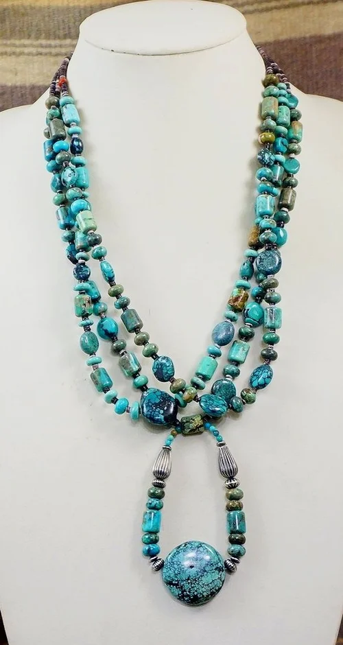 Tehuelches - Tehuelches beaded necklaces