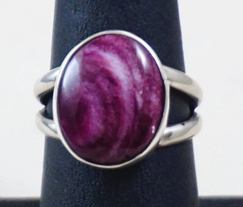 womens-navajo-purple-spiny-oyster-sterling-silver-ring-teller-sz-7.75-1017H-1.jpg