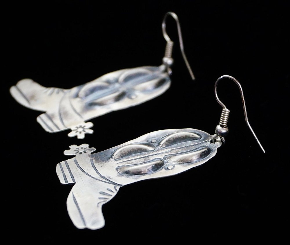  Single Stone Silver Repousse Earrings Handcrafted by Navajo  Artist Louise Joe: Clothing, Shoes & Jewelry