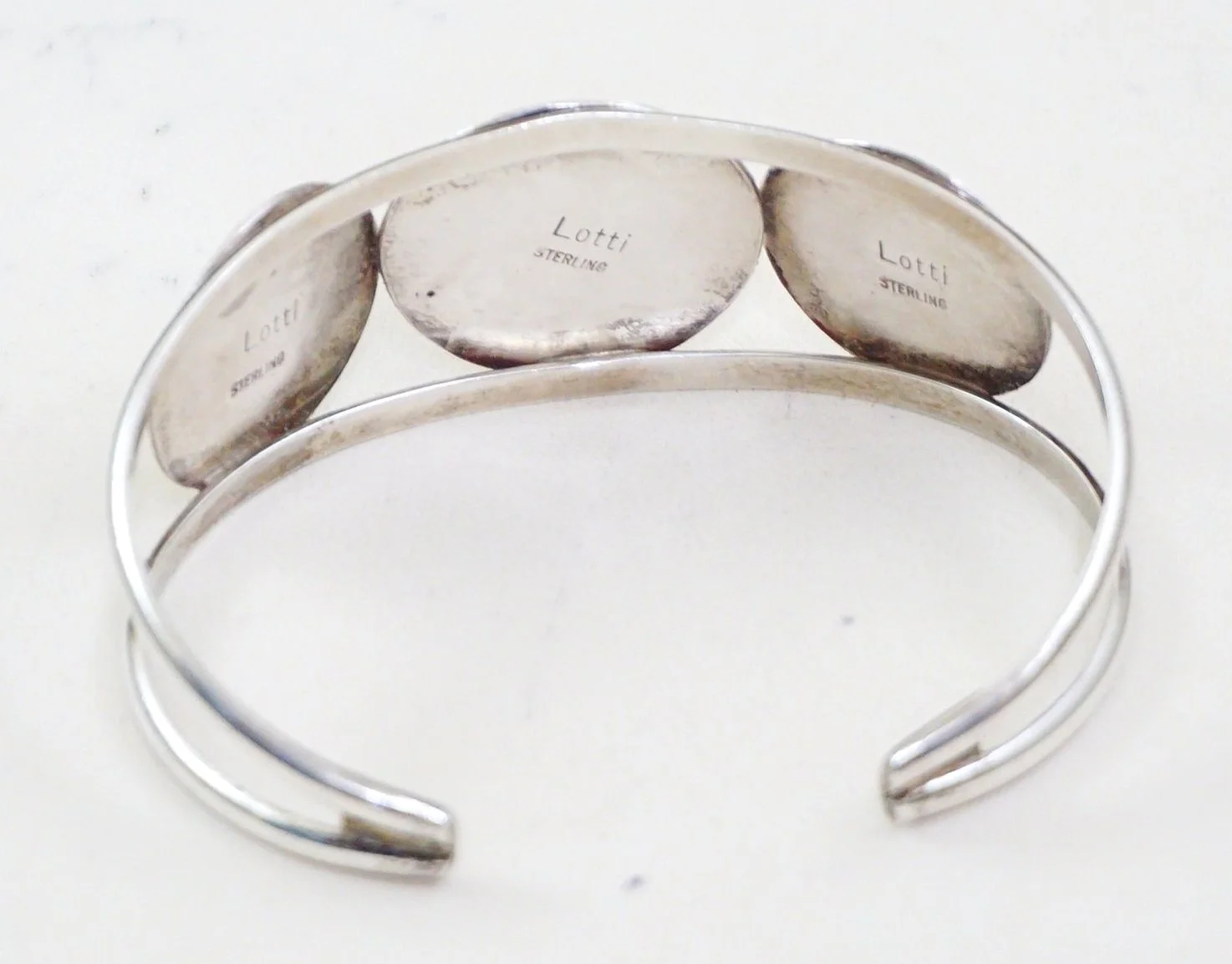 ヴィンテージ！Silver Zuni Style Bangle ブレスレット Vintage Silver Cuff Bracelet With Zuni Inlay Sunface Katsina