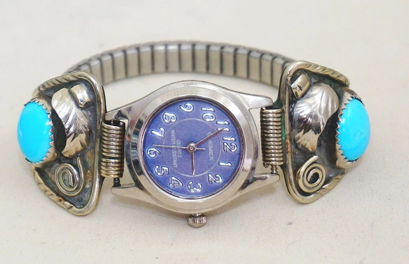 Item #1035W- Women display picture 2