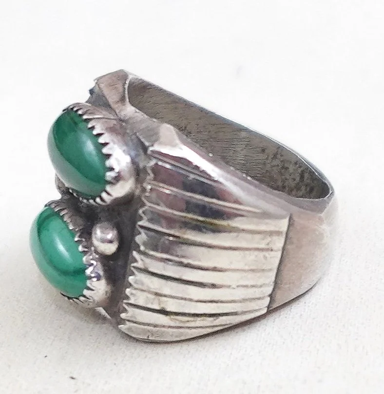 heavy-mens-vintage-navajo-malachite-silver-ring-1064N-2.jpg