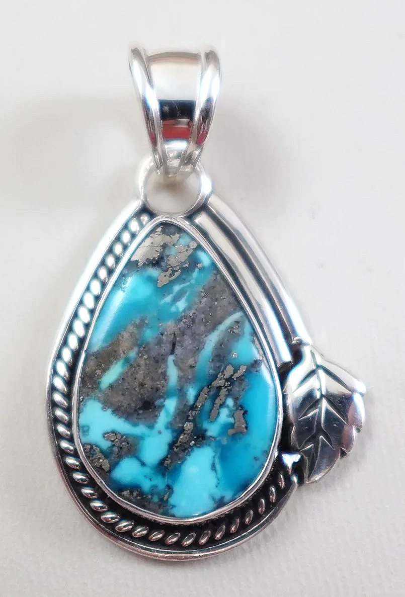 navajo-turquoise-silver-leaf-pendant-earrings-set-ott-1074E-5.png
