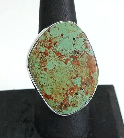 large-womens-navajo-green-royston-turquoise-silver-ring-teller-1083X-1.png