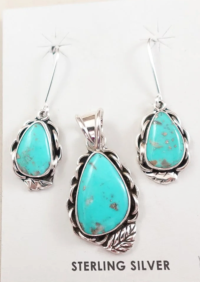 navajo-turquoise-silver-pendant-earrings-set-o0tt-1075M-.png