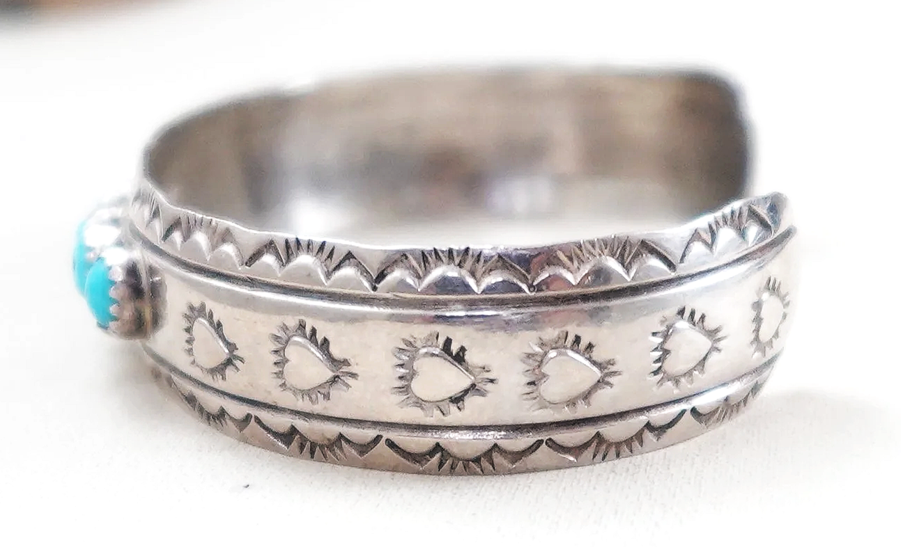 navajo-turquoise-stamped-hearts-sunrise-silver-bracelet-yazzie-1082N-2.png