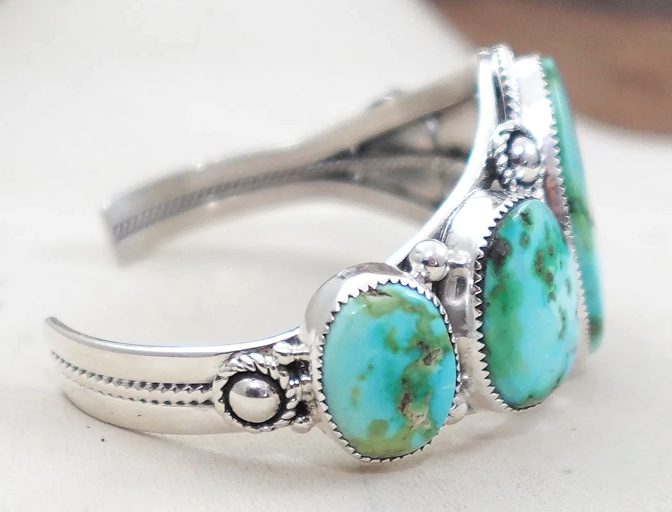 navajo-sonoran-gold-turquoise-silver-bracelet-1073A-1.png
