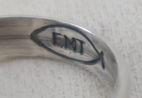 womens-navajo-kingman-silver-ring-teller-1068W-4.png