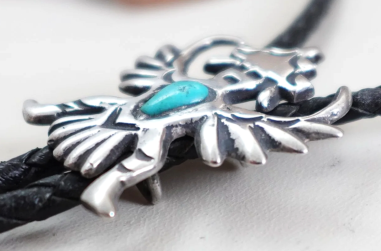vintage-navajo-turquoise-sandcast-knifewing-bolo-tie-1077A-2.png