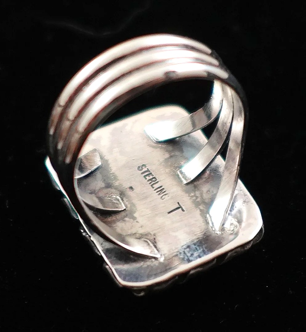 navajo-rectangle-white-buffalo-silver-rings-1076B-2.png