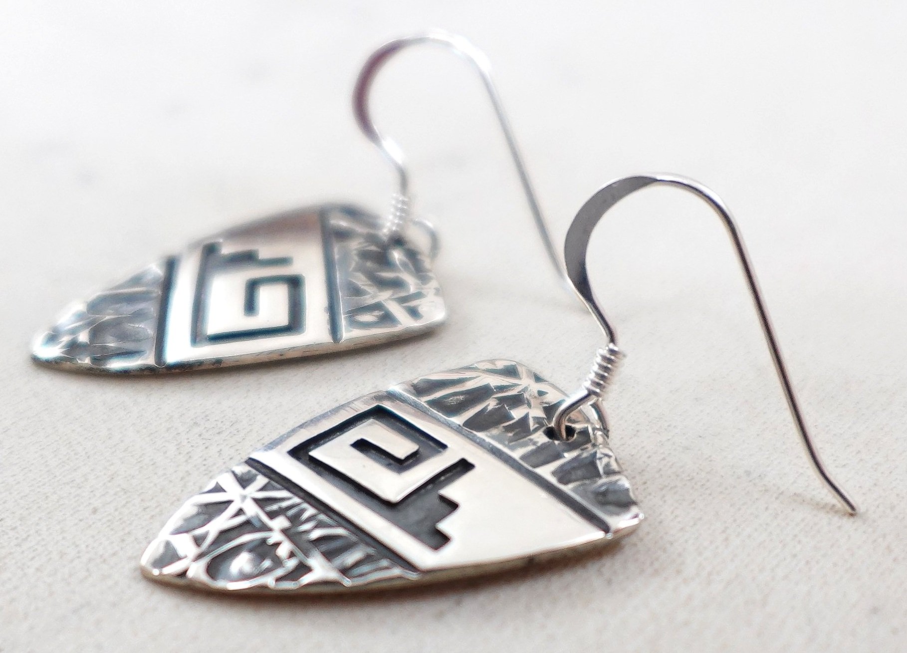 navajo-sterling-silver-overlay-textured-arrowhead-dangle-earrings-teller-1063F-2.jpg
