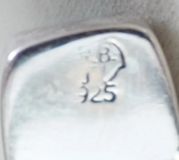 womens-navajo-turquoise-silver-rings-vandever-1081F-7.png