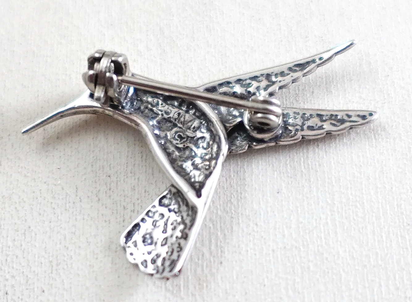 navajo-sterling-silver-humming-bird-pin-brooch-1081W-1.png