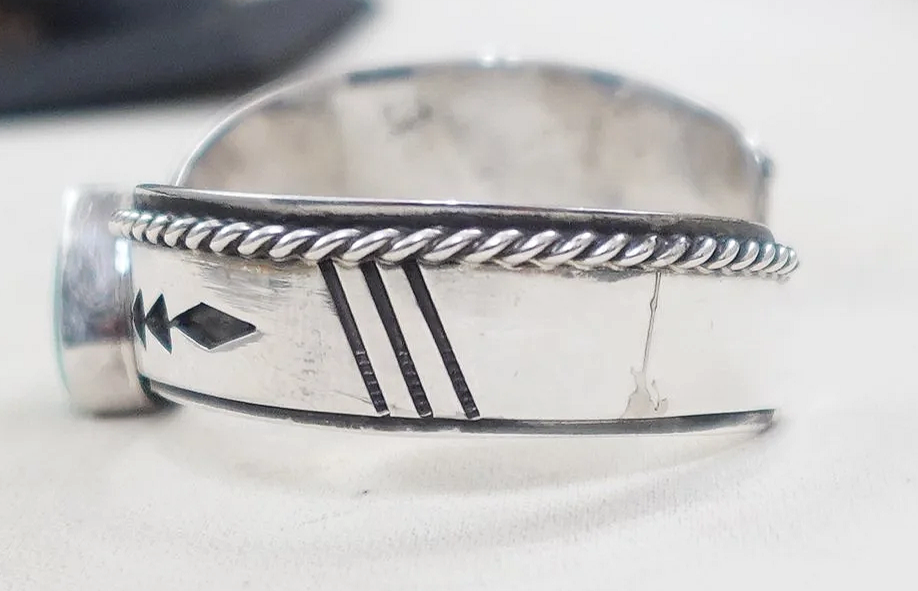 womens-navajo-turquoise-arrows-silver-bracelet-teller-1067B-2.png