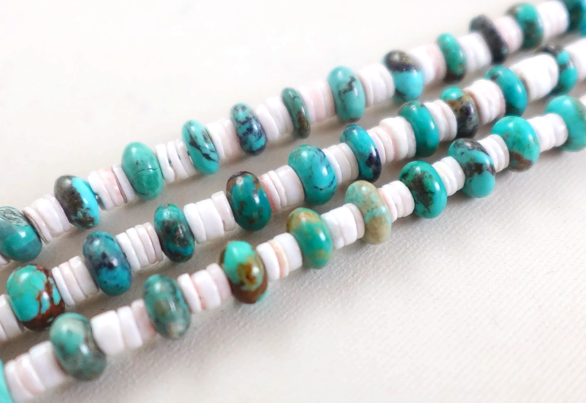 navajo-turquoise-shell-heishi-beaded-silver-necklace-teller-1079K-3.png