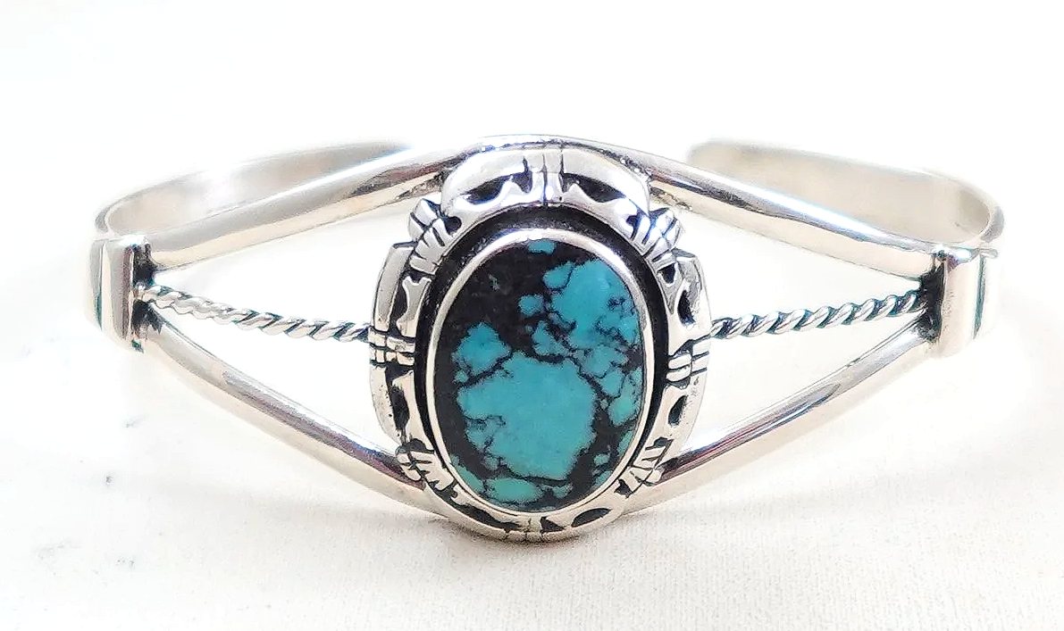 navajo-tibetan-turquoise-sterling-silver-bracelet-1074H-.png