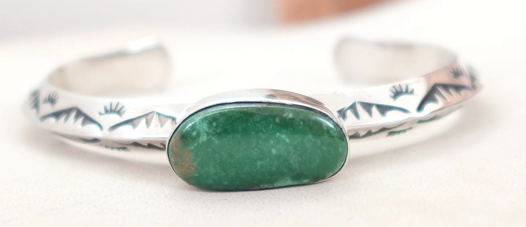 navajo-green-turquoise-silver-bracelet-teller-1078F-.png