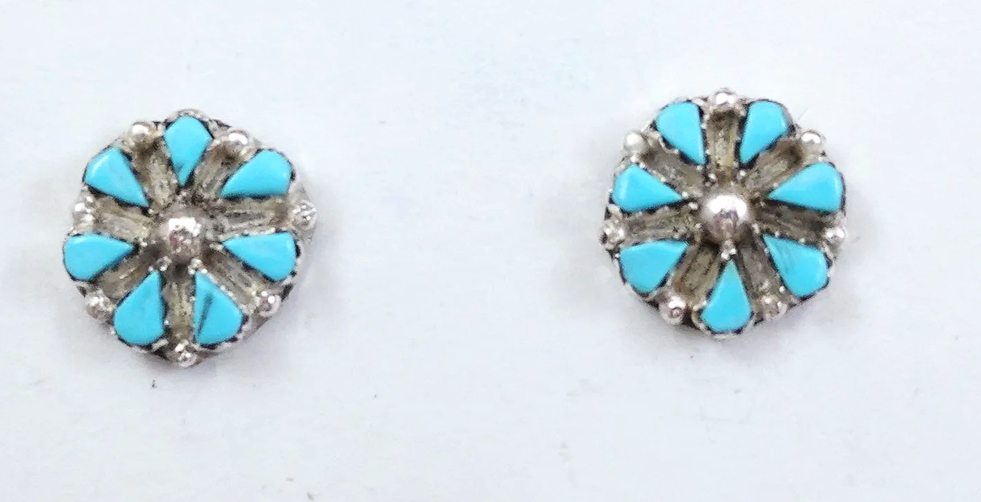zuni-turquoise-sterling-silver-flower-earrings-yatsattie-1072T-.png