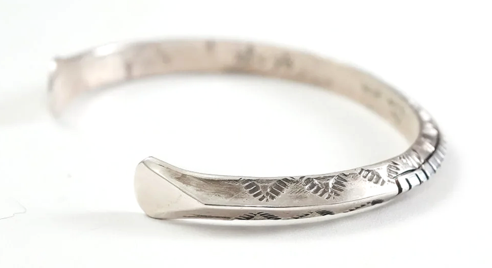 mens-navajo-sterling-silver-carinated-cuff-bracelet-billy-kid-1082Z-5.png