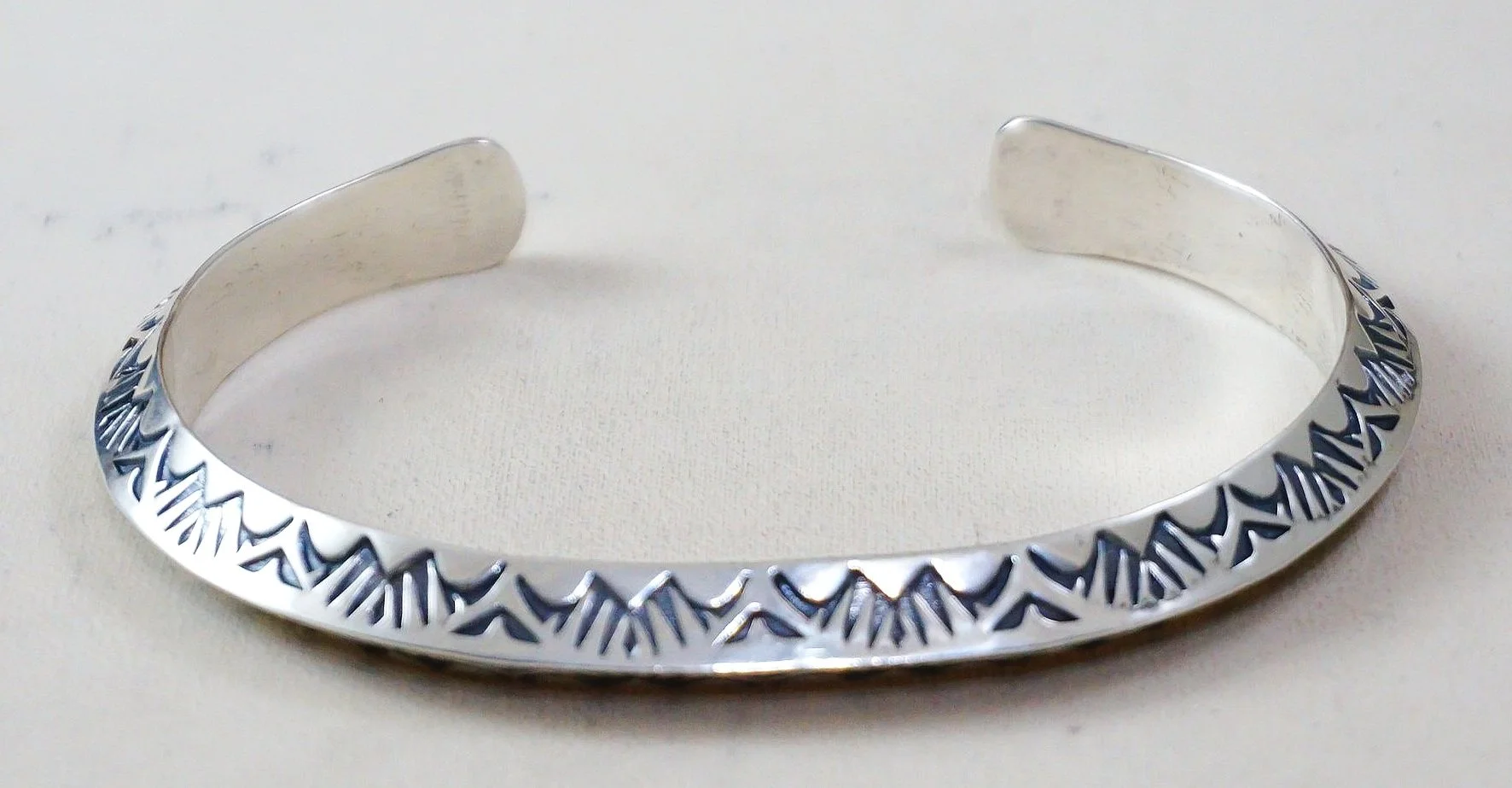 ブレスレット Navajo Symbol Cuff Bracelet #5950 Men's Navajo Sterling Silver Cuff Bracelet —Men's and