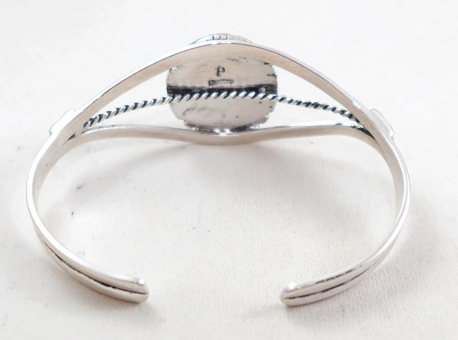 navajo-tibetan-turquoise-sterling-silver-bracelet-1074H-4.png