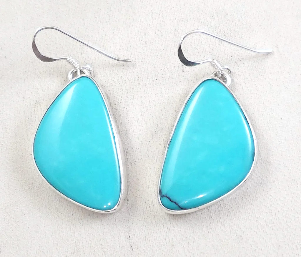 navajo-kingman-turquoise-silver-dangle-earrings-teller-1073H-1.png