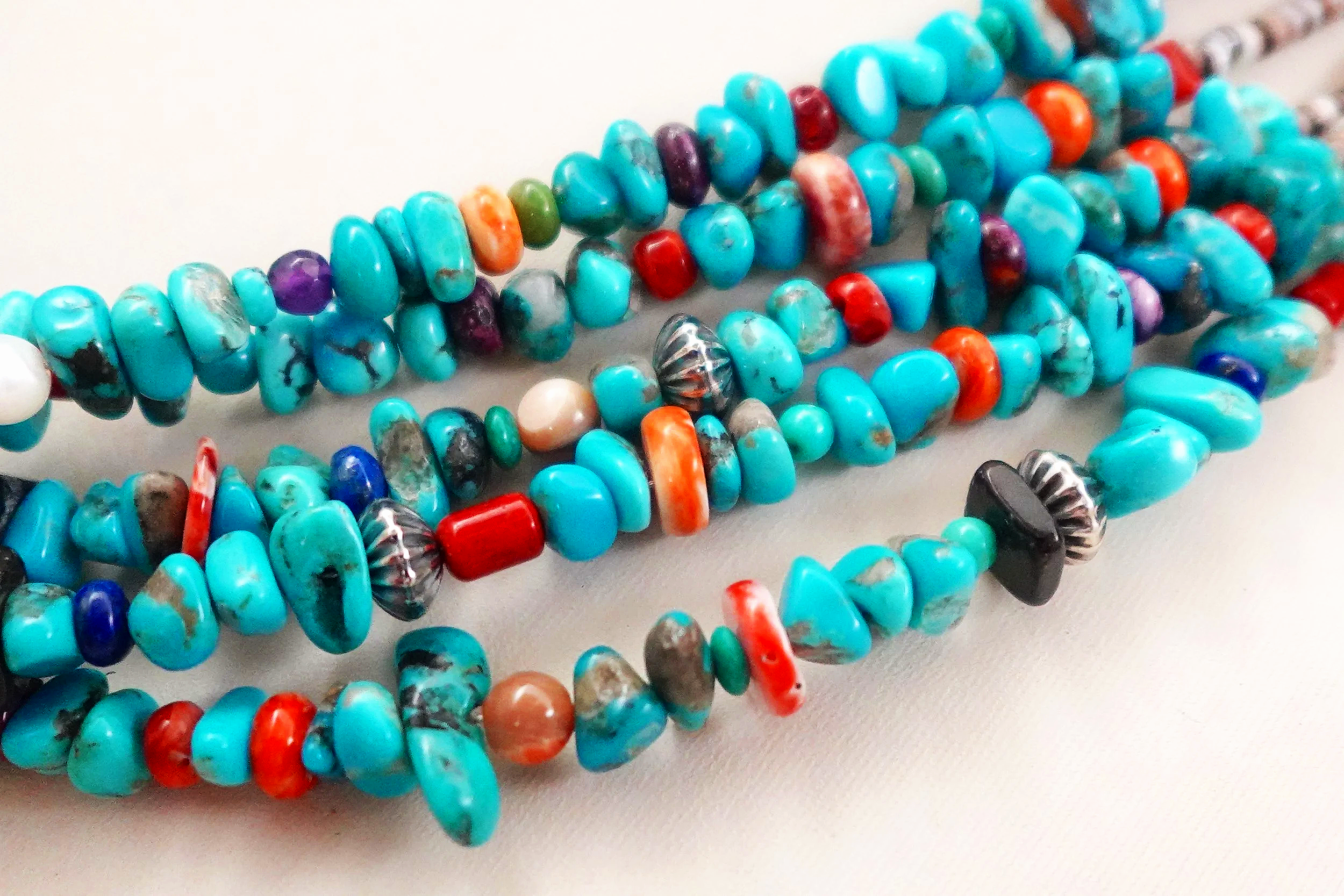 navajo-multi-stone-heishi-beaded-necklace-teller-1080K-4.png