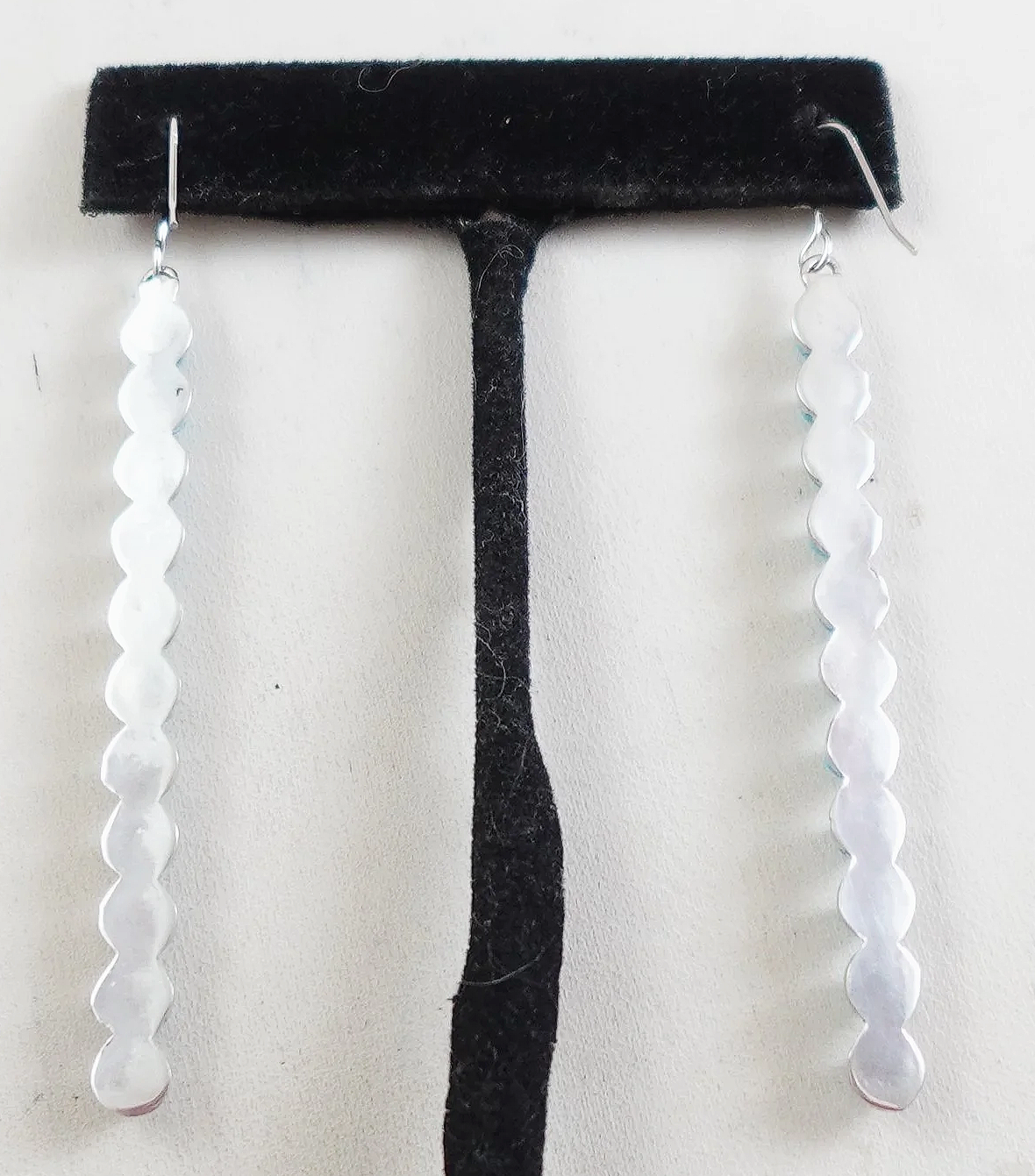 zuni-turquoise-snake-eyes-sterling-silver-dangle-earrings-waikenewa-1072W-2.png