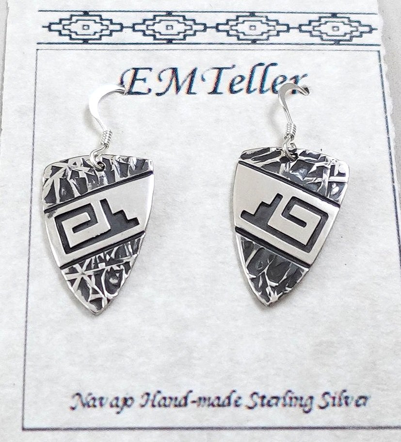 navajo-sterling-silver-overlay-textured-arrowhead-dangle-earrings-teller-1063F-.jpg