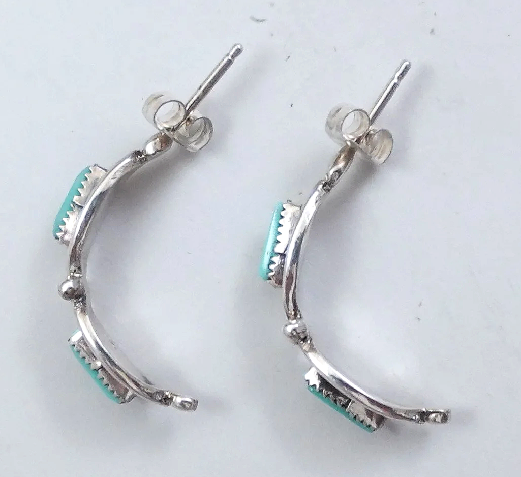 zuni-turquoise-needlepoint-sterling-silver-crescent-earrings-othole-1072M-2.png