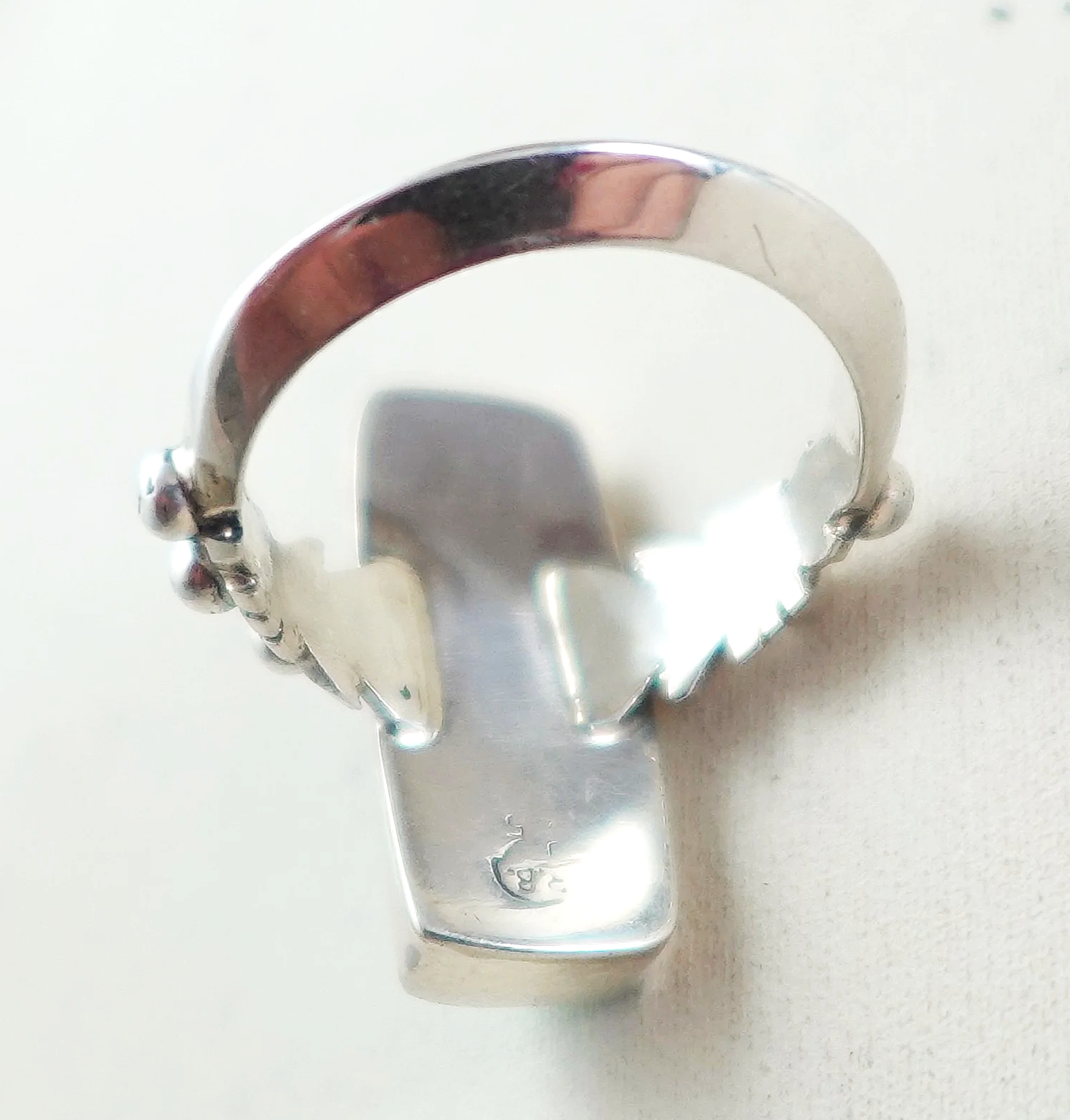 womens-navajo-turquoise-silver-rings-vandever-1081F-2.png