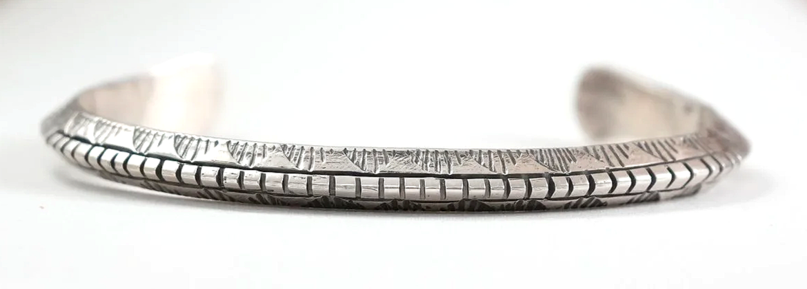 mens-navajo-sterling-silver-carinated-cuff-bracelet-billy-kid-1082Z-.png